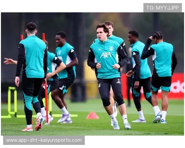 利物浦主场迎战皇马，阿诺德替补席枕戈待旦。，利物浦阿诺德集锦