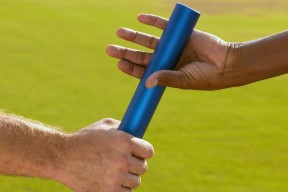 kaiyun体育app-76人新援首秀惊艳，恩比德大赞潜力，76人队恩比德受伤